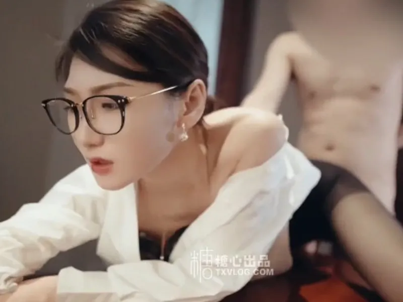 Vào phòng riêng được cấp trên nữ dam dang mút của quý cho