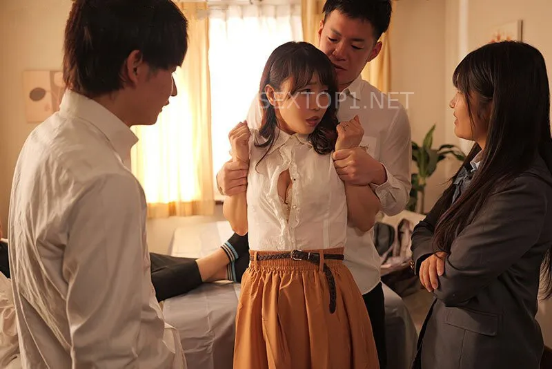 Không ưa má kế, cục vàng gọi bạn học về nhà cưỡng hiếp